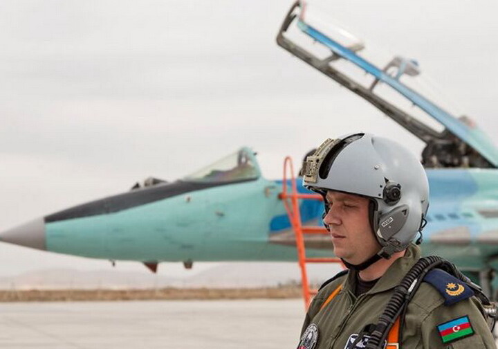 Установлены причины крушения истребителя МиГ-29 - Официально