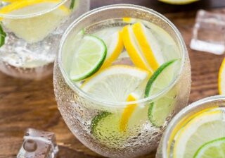 5 причин начинать день со стакана воды с лимоном