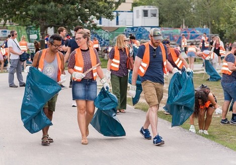 Туркомпания проводит экскурсии по Берлину в обмен на уборку мусора