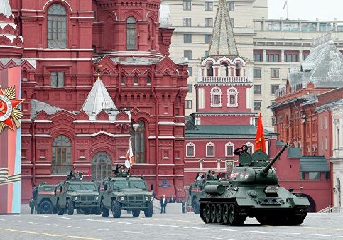 Кремль пригласит Зеленского в Москву на празднование 75-летия Победы