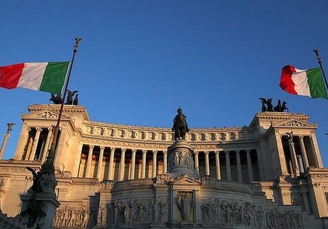 Самое молодое правительство Италии принесло присягу