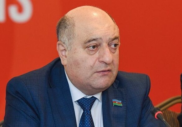 Депутат о возможности запрета в Азербайджане электронных сигарет