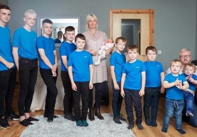 В Британии мать 10 мальчиков впервые родила девочку