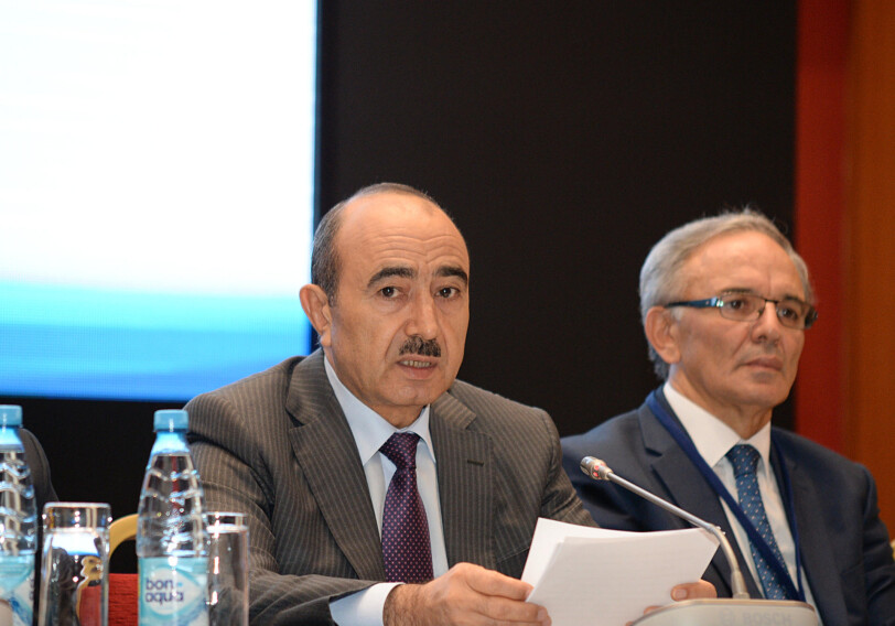 Али Гасанов: «Азербайджан - одна из немногочисленных стран, однозначно отказавшихся от государственного регулирования СМИ» (Обновлено)