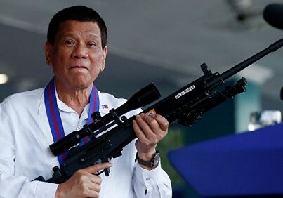Президент Филиппин разрешил стрелять в чиновников, требующих взятки