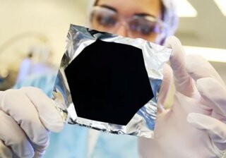 Ученые создали «самый черный» материал из существующих