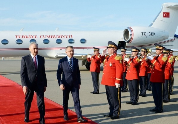 Вице-президент Турецкой Республики прибыл в Азербайджан (Фото)