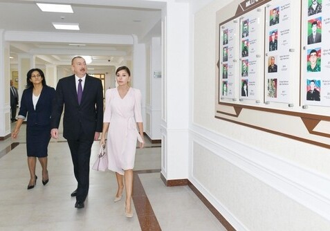 Президент Азербайджана принял участие в открытии нового учебного комплекса школы №300 (Фото-Обновлено)