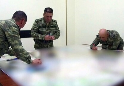 В ходе учений Азербайджанской армии выполняются задачи на картах