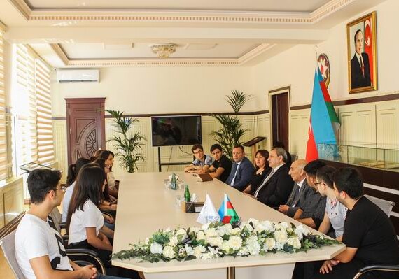Эльчин Бабаев встретился с президентскими стипендиатами БГУ (Фото)