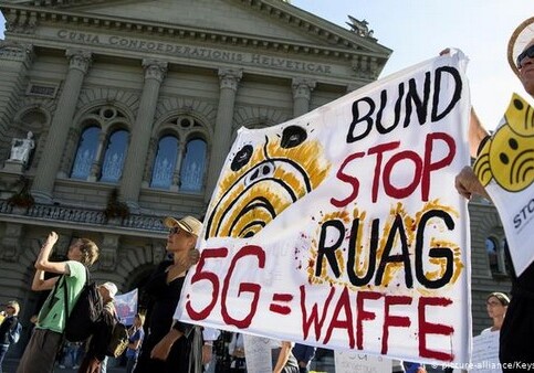 Швейцарцы протестуют против мобильной сети 5G