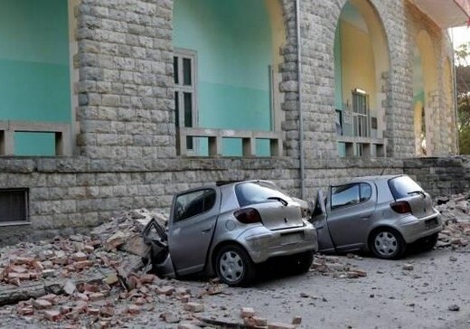 Более ста человек пострадали при землетрясении в Албании