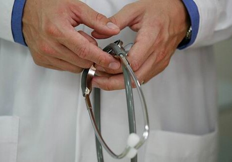 Неизвестность пугает: врачи готовы «сбежать» от обязательной медстраховки в частный сектор