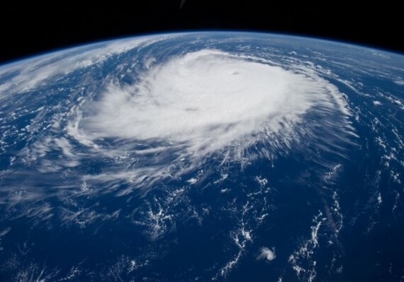 Ураган «Лоренцо» в Атлантике усилился до пятой категории