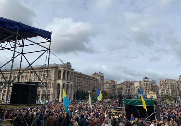 В Киеве прошло вече против согласования властями «формулы Штайнмайера»
