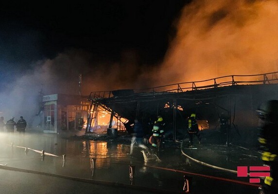 Крупный пожар в торговом центре «Бина»: за медпомощью обратились 4 человека (Фото-Видео)