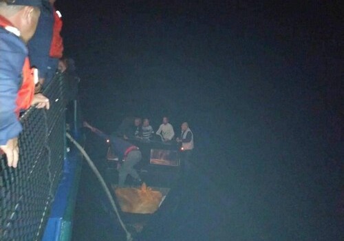 На Каспии спасены трое из четырех пропавших ранее рыбаков (Фото)