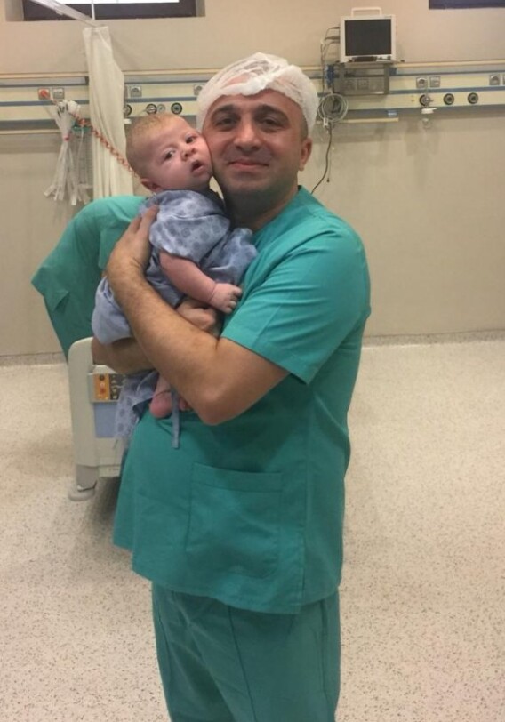 В Баку успешно провели сложную операцию над двухмесячным ребенком (Фото)