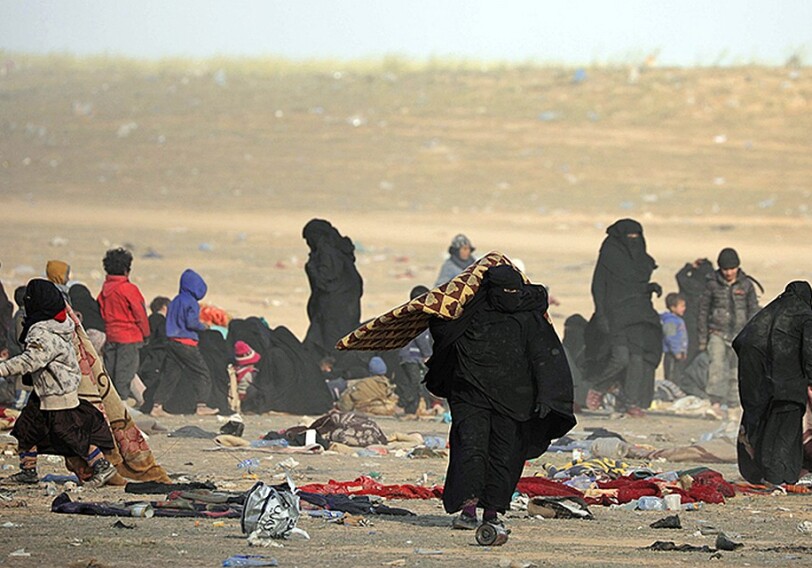 Почти 800 родственников боевиков ИГ сбежали из лагеря в Сирии