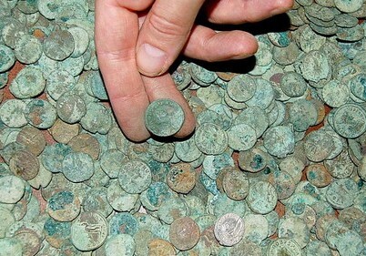 В Дании обнаружили средневековый клад из тысячи монет
