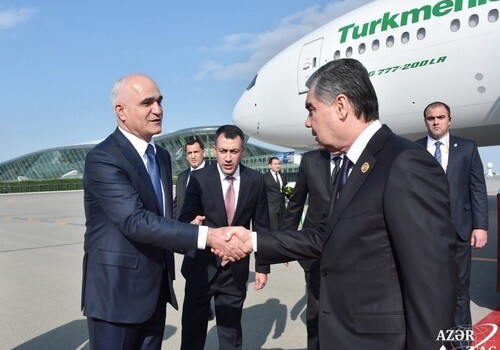 Президент Туркменистана прибыл с визитом в Азербайджан (Фото)