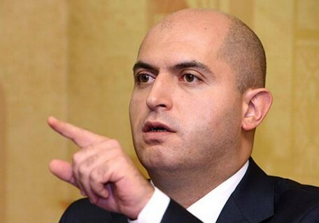 Армен Ашотян: «Высокопоставленные азербайджанские чиновники наматывают на палец представителей правительства Армении»