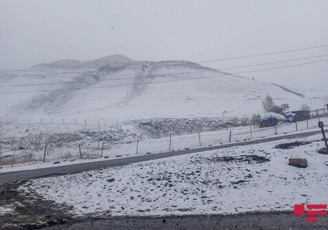В Азербайджане выпал снег (Фото)