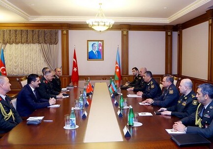 Закир Гасанов встретился с военной делегацией Турции