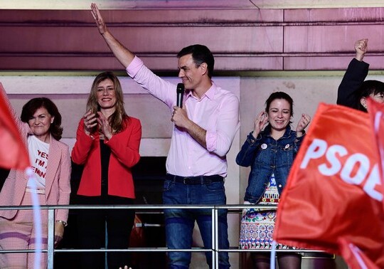 Социалисты победили на парламентских выборах в Испании