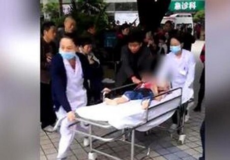 В Китае мужчина проник в детский сад и облил малышей щелочью