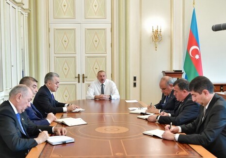 Президент Ильхам Алиев принял новых глав ИВ Ширвана, Зардаба, а также Сураханского, Ясамальского и Хатаинского районов Баку (Обновлено)