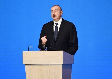 Ильхам Алиев: «Азербайджан – страна, которая строит свое развитие и будущее на национальных корнях»