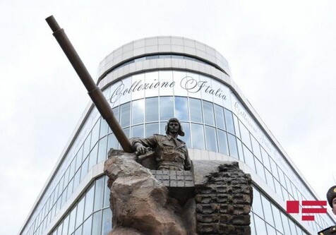 Памятник Альберту Агарунову открыт в Баку (Фото)