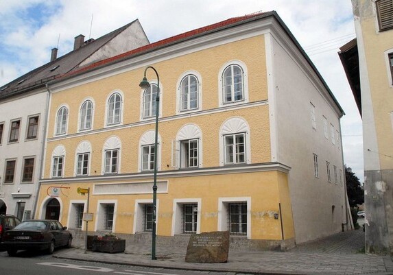 Власти Австрии разместят отделение полиции в доме, где родился Гитлер