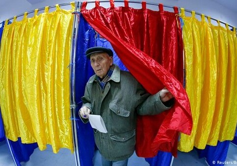 В Румынии начался второй тур президентских выборов