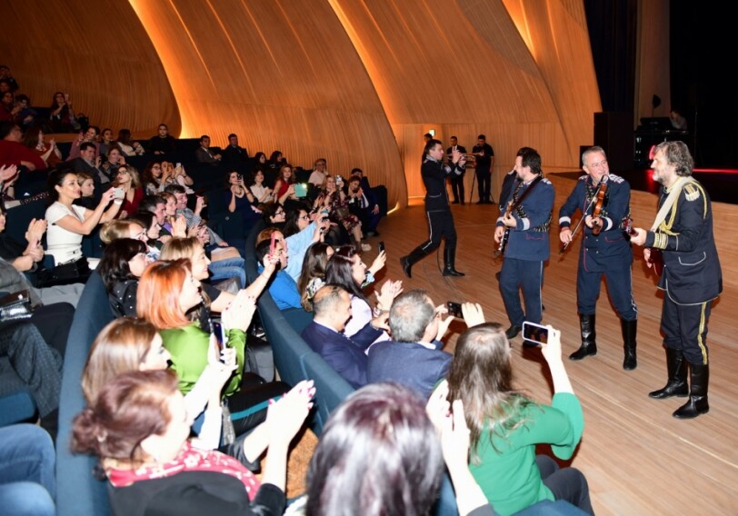 В Баку состоялся концерт Эмира Кустурицы и его группы The No Smoking Orchestra (Фото)