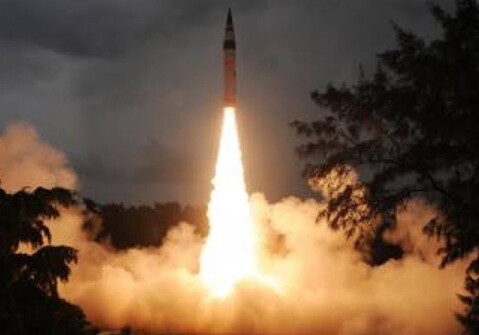 Индия успешно испытала ракету Agni-III, способную нести ядерный заряд