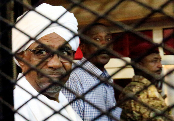 Бывшего президента Судана приговорили к двум годам тюрьмы за коррупцию