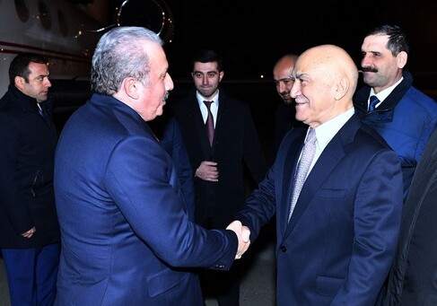 Председатель Великого национального собрания Турции прибыл в Баку (Фото)