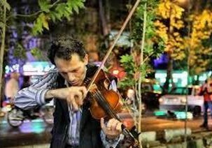 С марта в центре Баку будут выступать уличные музыканты 