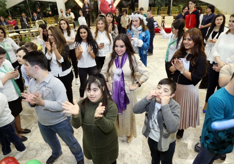 Лейла Алиева приняла участие в веселье, организованном для детей с синдромом Дауна (Фото)
