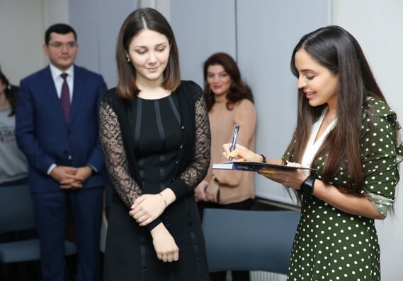 Лейла Алиева приняла участие в вечере поэзии в Бакинском филиале Сеченовского университета (Фото)