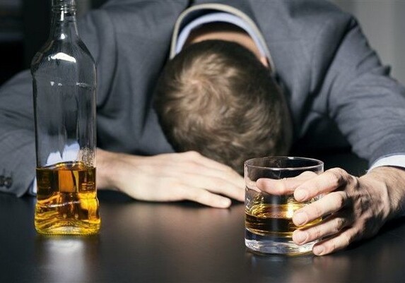 В Баку еще один человек скончался от суррогатного алкоголя