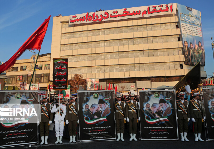 В Тегеране проходит церемония прощания с генералом Сулеймани (Фото)