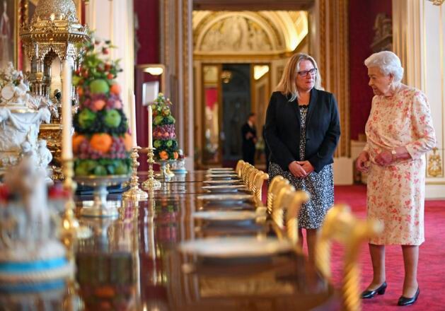 Вакансия в Букингемском дворце: королева Елизавета II ищет помощника на кухню