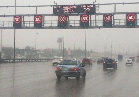 На трассах Баку снижена скорость движения – Дорожная полиция обратилась к водителям 