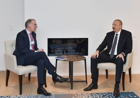 Президент Азербайджана встретился с главным исполнительным директором Carlsberg Group (Обновлено)