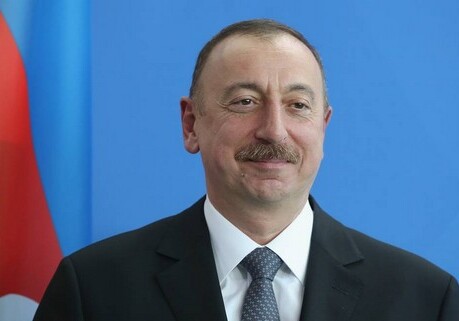 «В Азербайджане Вас любят и ценят» – Ильхам Алиев поздравил Михаила Гусмана с 70-летием
