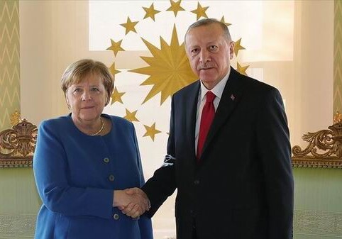 Главы Турции и Германии завершили переговоры в узком формате - Эрдоган подарил Меркель зеркало (Фото-Видео)