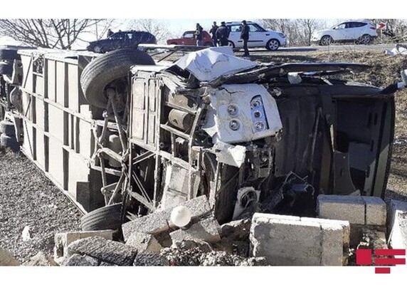 В Исмаиллы автобус с туристами попал в ДТП, погибли три человека (Фото-Видео-Обновлено)